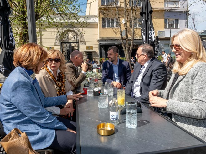 Дружење у опуштеној атмосфери - Фото: Уступљена фотографија
