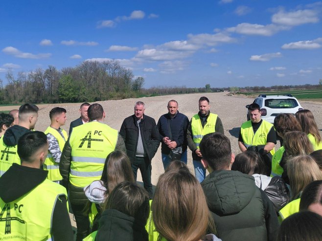 Посјета ученика градилишту - Фото: Уступљена фотографија