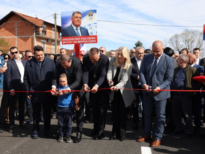 Отварање моста у Чесми - Фото: ZIPAPHOTO/Borislav Zdrinja