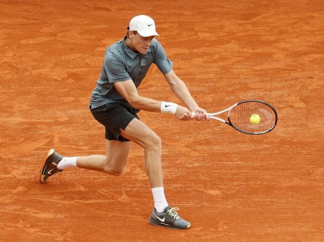 Јаник Синер (Фото: EPA/SEBASTIEN NOGIER) - 