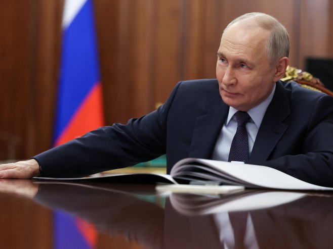 Владимир Путин (Фото: EPA/ALEXANDER KAZAKOV) - 