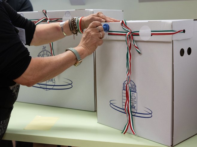 Избори у Мађарској (Фото: EPA/ZOLTAN KOCSIS HUNGARY OUT) - 