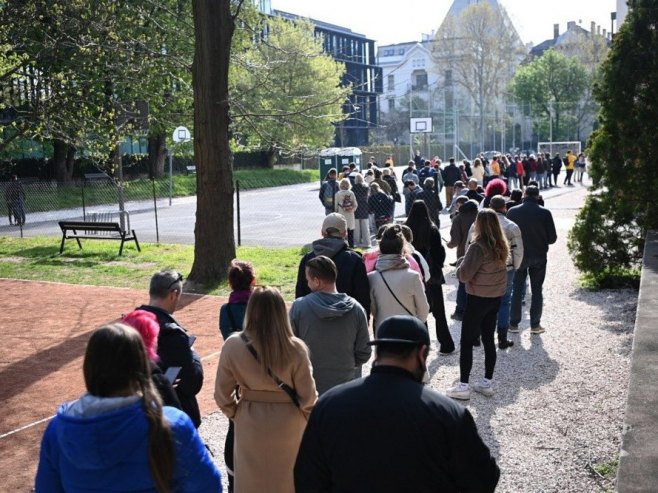 Гласање у Будимпешти, Мађарска (фото:  EPA/ATTILA KOVACS HUNGARY OUT) - 