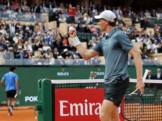 Јаник Синер (фото: EPA/SEBASTIEN NOGIER) Јаник Синер (фото: EPA/SEBASTIEN NOGIER) -