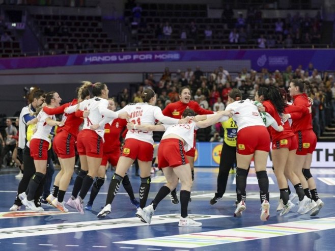 Рукометашице Србије (фото: EPA/CHRISTOPHER NEUNDORF) - 