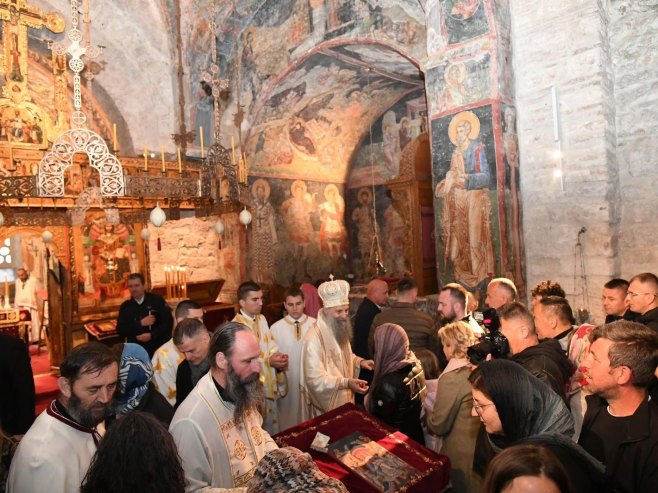 Литургија у Пећкој патријаршији (фото: TANJUG/ SPC, fotografija niske rezolucije/ nr) Литургија у Пећкој патријаршији (фото: TANJUG/ SPC, fotografija niske rezolucije/ nr) -