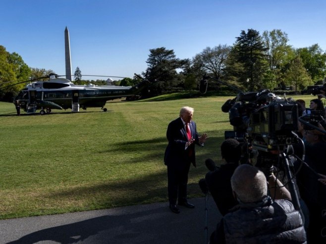 Доналд Трамп (фото: EPA/BONNIE CASH) Доналд Трамп (фото: EPA/BONNIE CASH) -
