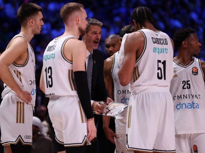 Кошаркаши Дубаија (фото: EPA/ALI HAIDER) - 