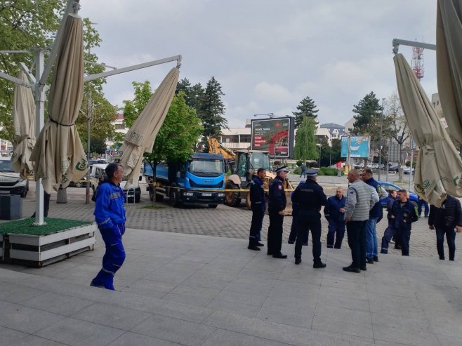 Радници бијељинског "Водовода и канализације" - Фото: СРНА