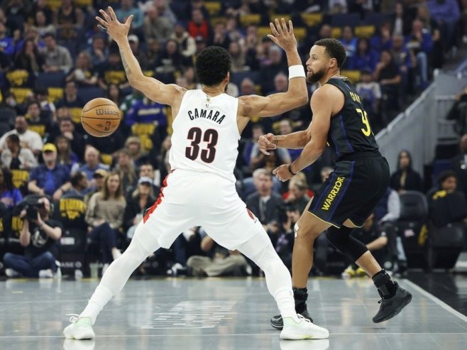 КК Портланд (фото: EPA/JOHN G. MABANGLO) - 