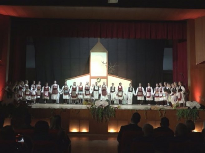 Традиционалне игре, пјесме и обичаји Посавине представљени кроз концерт "корацима посавских предака"