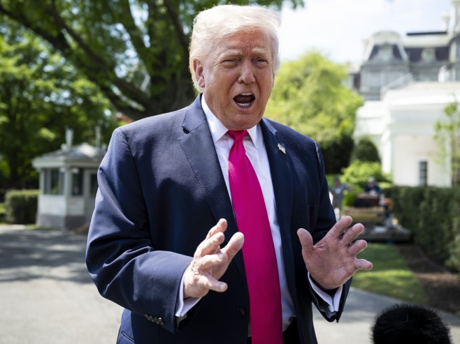 Доналд Трамп (Фото: EPA/GRAEME SLOAN / POOL) - 