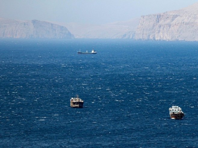 Ормуски мореуз (фото: EPA/ALI HAIDER) - 