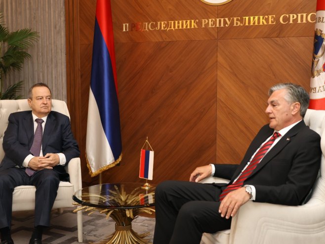 Ивица Дачић и Синиша Каран - Фото: ZIPAPHOTO/Borislav Zdrinja