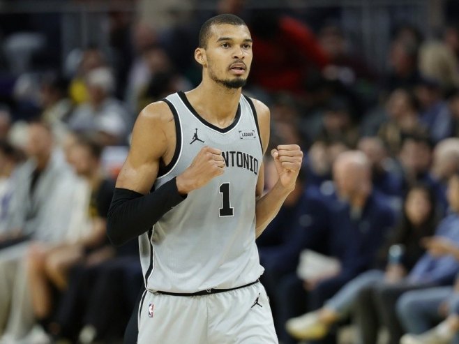 Виктор Вембањама (Фото: EPA/JOHN G. MABANGLO SHUTTERSTOCK OUT) - 