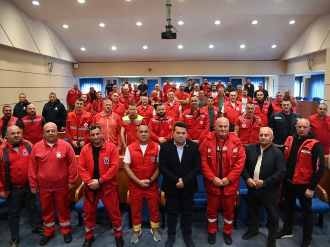 Стевандић са возачима - Фото: Уступљена фотографија