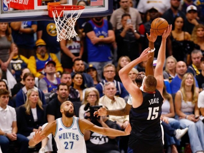 Денвер - Минесота (фото: EPA/JUSTIN EDMONDS) - 