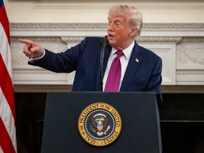 Доналд Трамп (Фото: EPA/DANIEL HEUER / POOL) - 