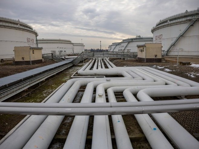 Нафтовод (фото: EPA/MARTIN DIVISEK - илустрација) - 