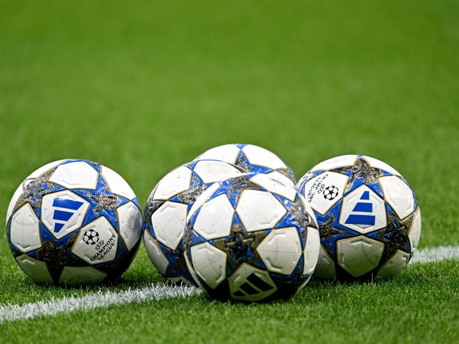Фудбалске лопте (Фото: EPA/PETER POWELL/илустрација) - 