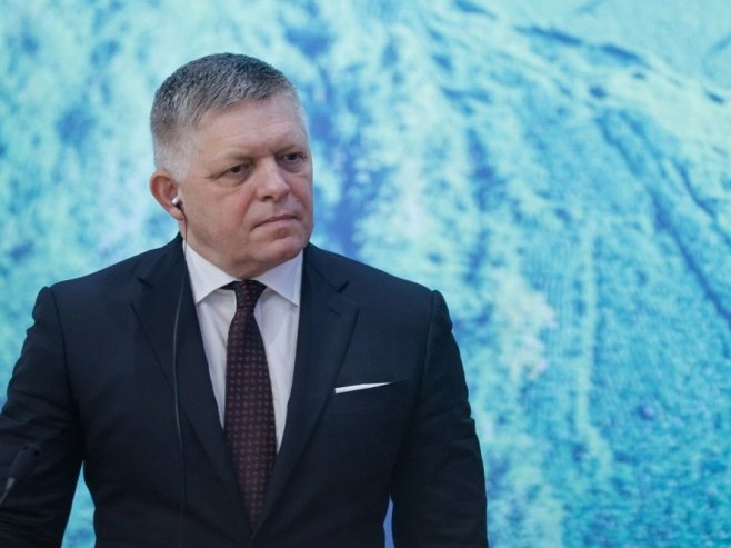 Роберт Фицо (Фото: EPA/LUONG) - 