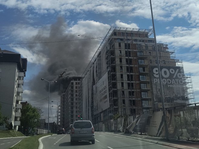 Пожар београдском насељу Чукаричка падина (Фото: TANJUG/ ALEKSANDAR ĐORĐEVIĆ) - 