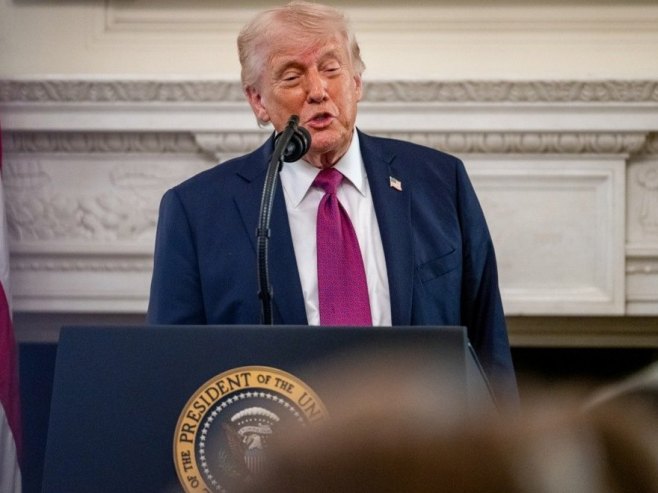 Доналд Трамп (Фото: EPA/DANIEL HEUER, илустрација) - 