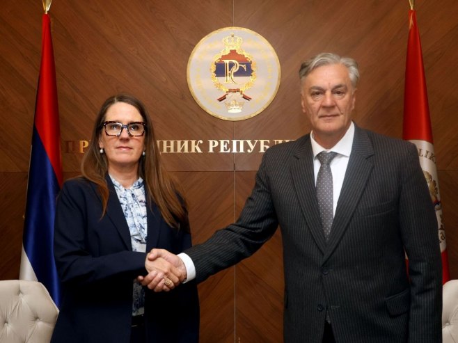 Синиша Каран и Хелена Лагерлеф - Фото: ZIPAPHOTO/Borislav Zdrinja