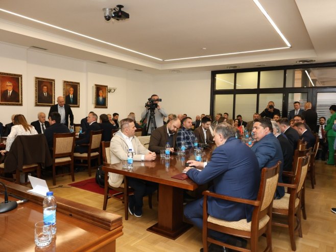 Научни скуп у Бањалуци - Фото: ZIPAPHOTO/Borislav Zdrinja