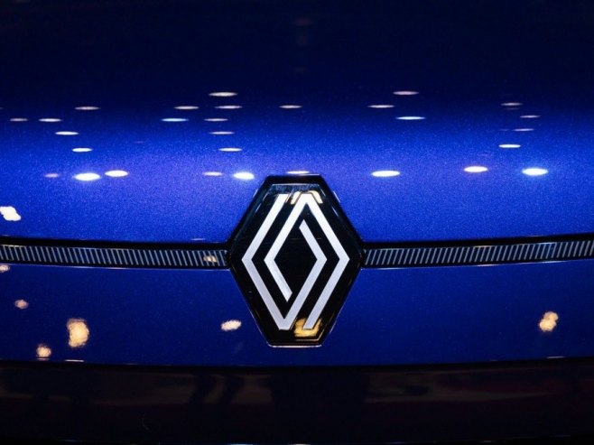 Рено (Фото: EPA/CYRIL ZINGARO) - 