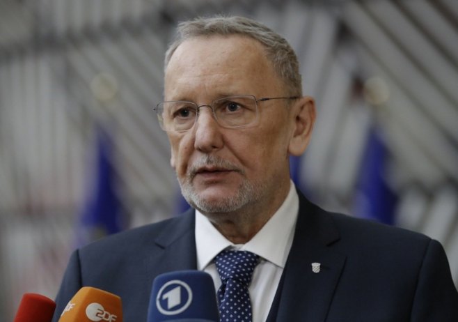 Давор Божиновић (Фото: EPA/OLIVIER HOSLET) - 