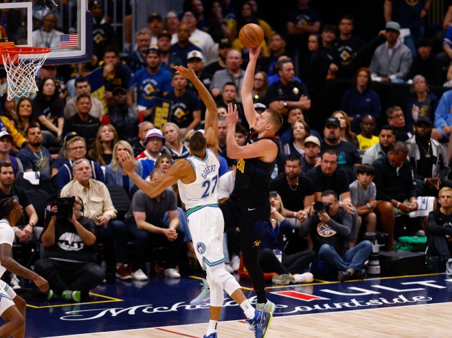 Денвер-Минесота (Фото: EPA/JUSTIN EDMONDS) - 