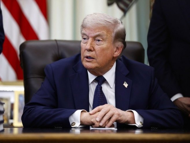 Доналд Трамп (фото: EPA/WILL OLIVER) - 