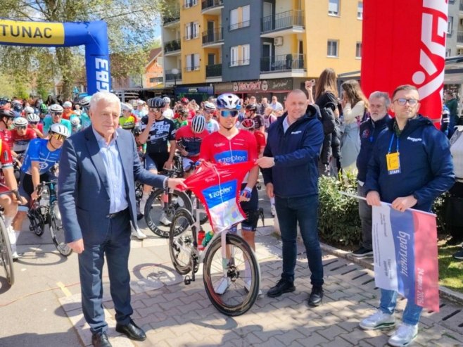 Трећа етапа трке "Београд - Бањалука" стартовала из Братунца (ФОТО/ВИДЕО)