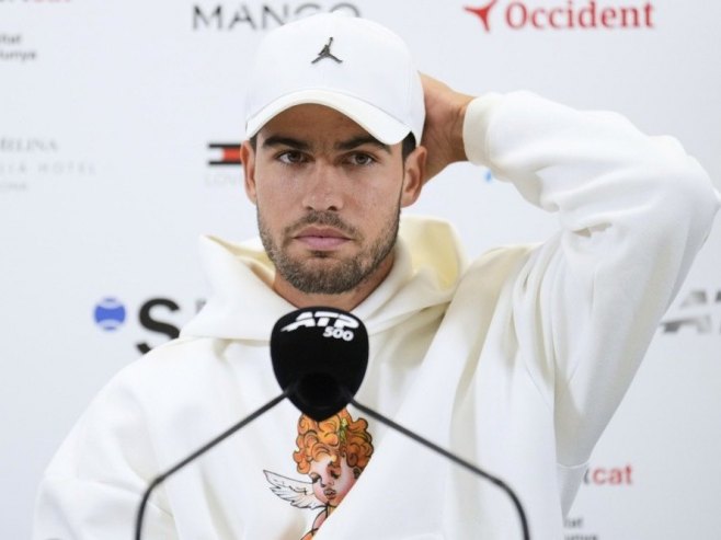 Карлос Алкараз (фото: EPA/Alejandro Garcia) - 