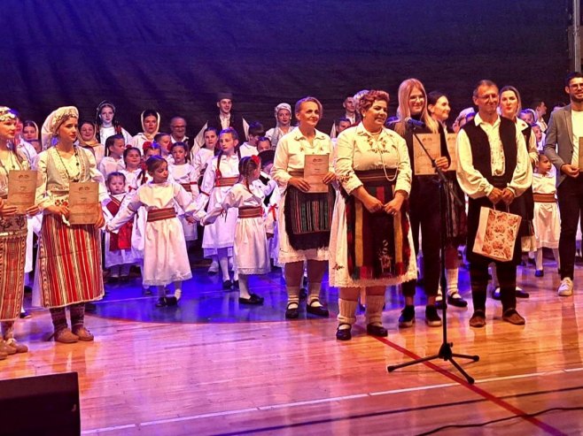 Годишњи концерт КУД-а "Вез" поводом 15 година рада и Дана града Теслић