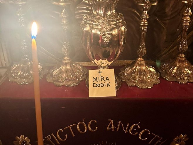 Јерусалим - прислужена свијећа за упокојену Миру Додик - Фото: СРНА
