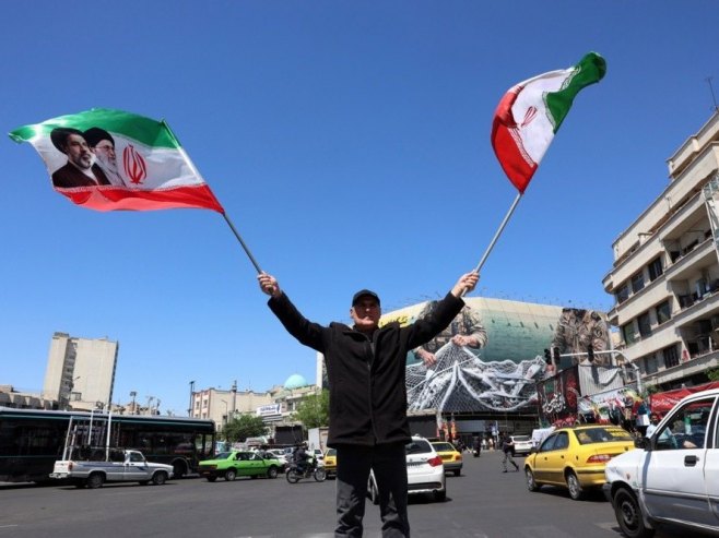 Техеран (Фото: EPA/ABEDIN TAHERKENAREH, илустрација) - 