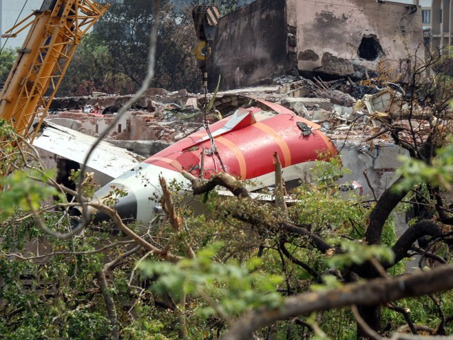 Авионска несрећа (Фото: EPA/RAJAT GUPTA/илустрација) - 