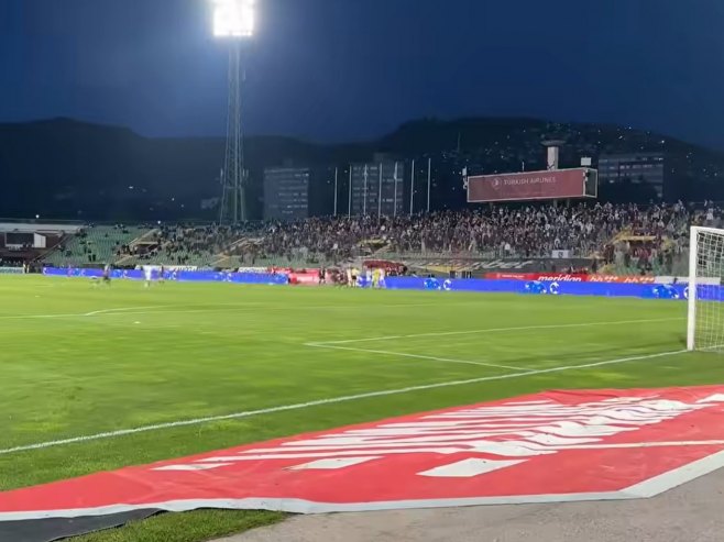 Скандалозно скандирање у Сарајеву (Фото: atvbl.rs) - 