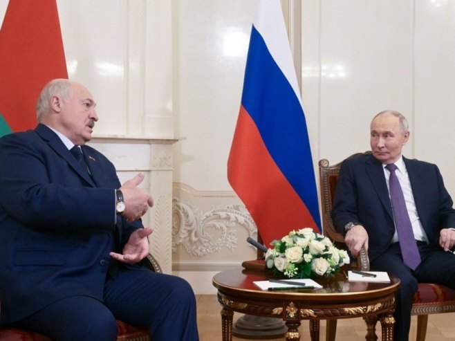 Александар Лукашенко и Владимир Путин (фото: архива - EPA/ALEXEI DANICHEV /SPUTNIK / KREMLIN POOL / POOL) - 