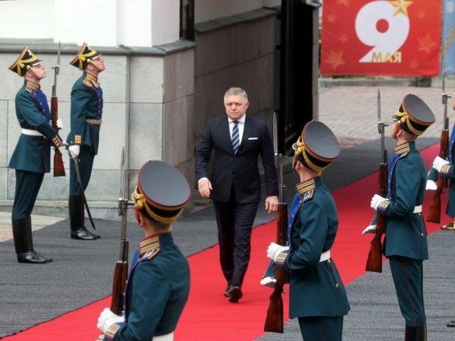 Роберт Фицо (Фото: EPA/SERGEI KARPUKHIN/KREMLIN) - 