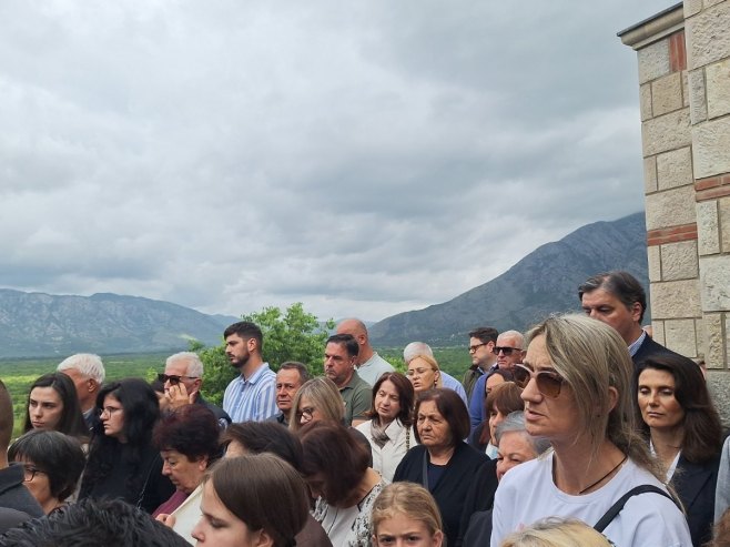 Велики број вјерника у Мркоњићима: Прослављен празник Светог Василија Острошког (ФОТО)