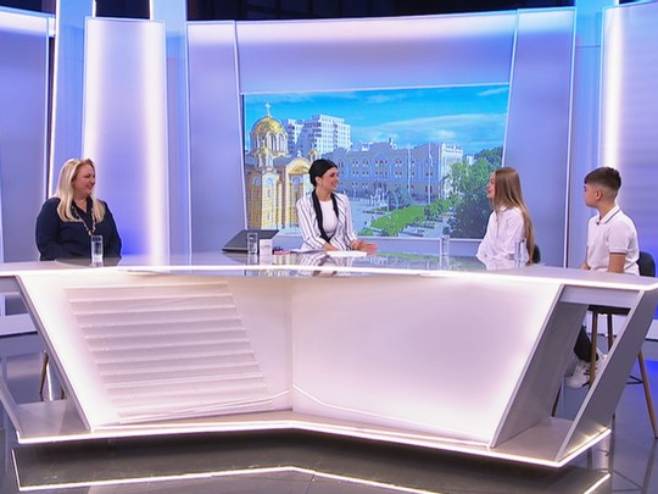 Гости Јутарњег - Маја Татић, Лена Ковачевић и Петар Угрен - Фото: РТРС