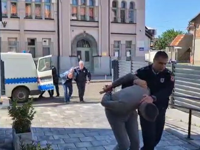 Пет лица због сексуалног искориштавања дјеце спроведено у Тужилаштво у Бијељини (ВИДЕО)