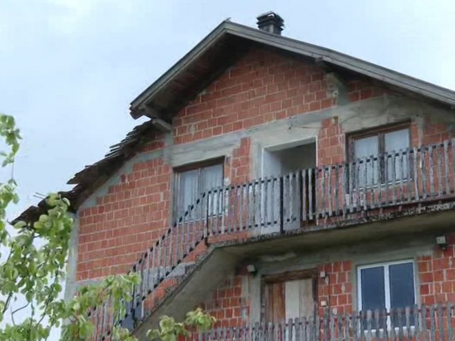 Живот без сигурног крова над главом већ двије године свакодневица Вукајловића у Доњем Первану (ВИДЕО)