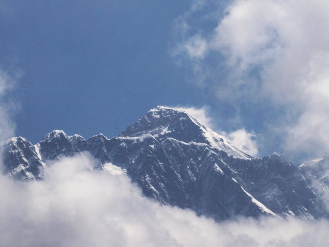 Монт Еверест (Фото: EPA/NARENDRA SHRESTHA) - 
