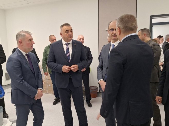 Ђуро Мацут и Саво Минић у болници Требиње - Фото: РТРС