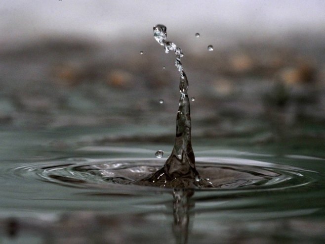 Вода (Фото: EPA/ATTILA KOVACS HUNGARY OUT/илустрација) Вода (Фото: EPA/ATTILA KOVACS HUNGARY OUT/илустрација) -