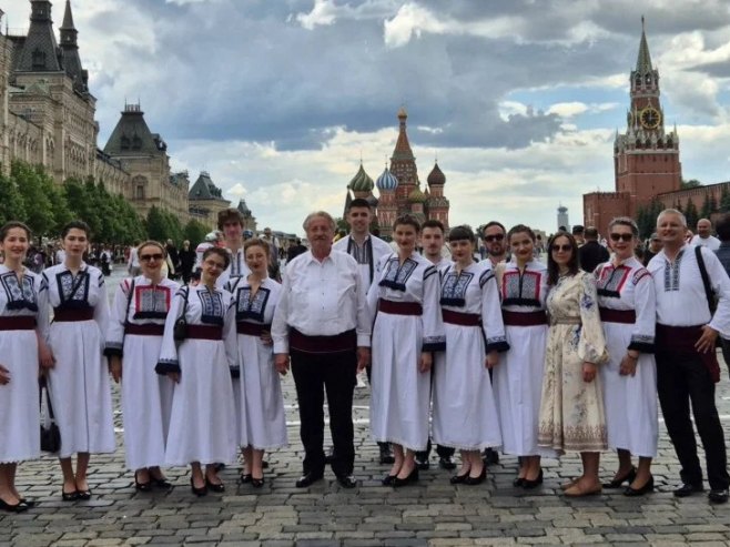 Мјешовити хор СПД "Јединство" у Москви: Аплаузи за амбасадоре српске културе